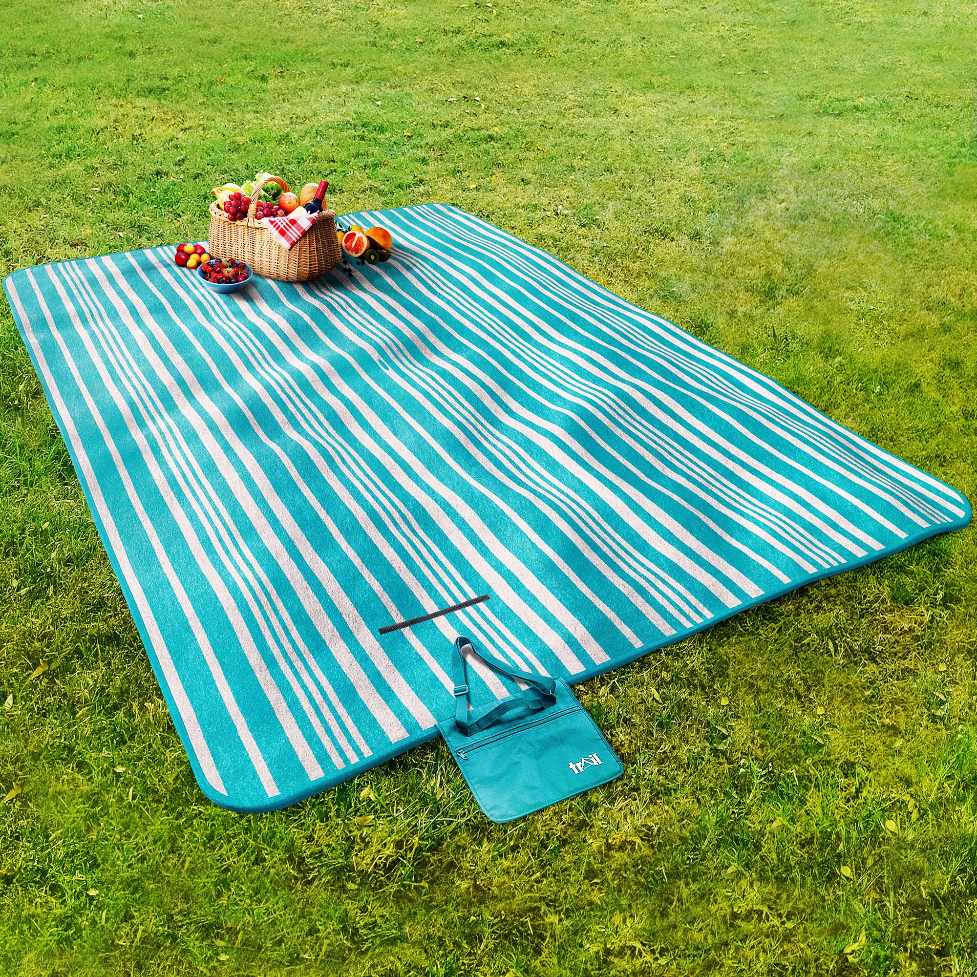 Soft Fleece Waterproof Picnic Rug - Image 12