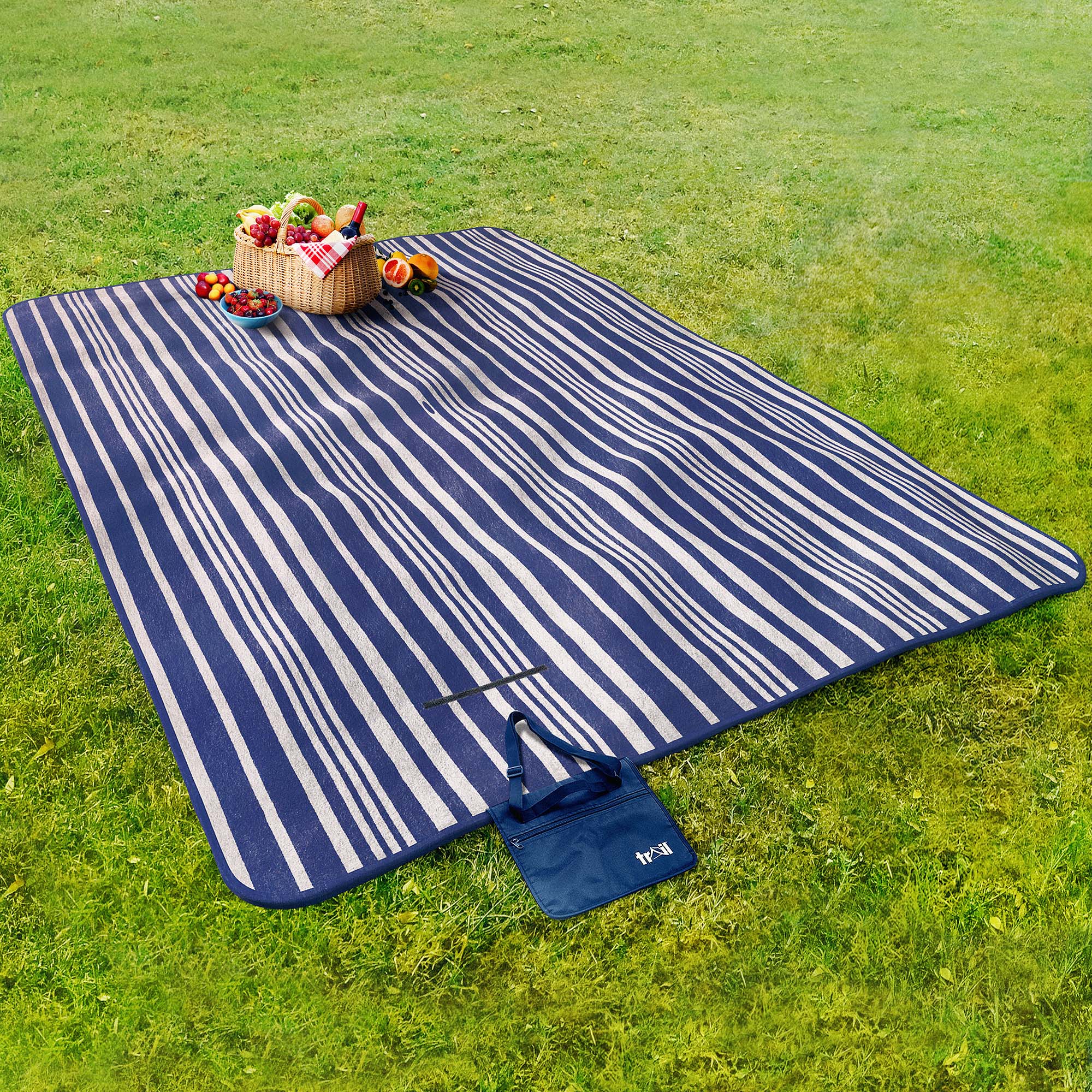 Soft Fleece Waterproof Picnic Rug - Image 8